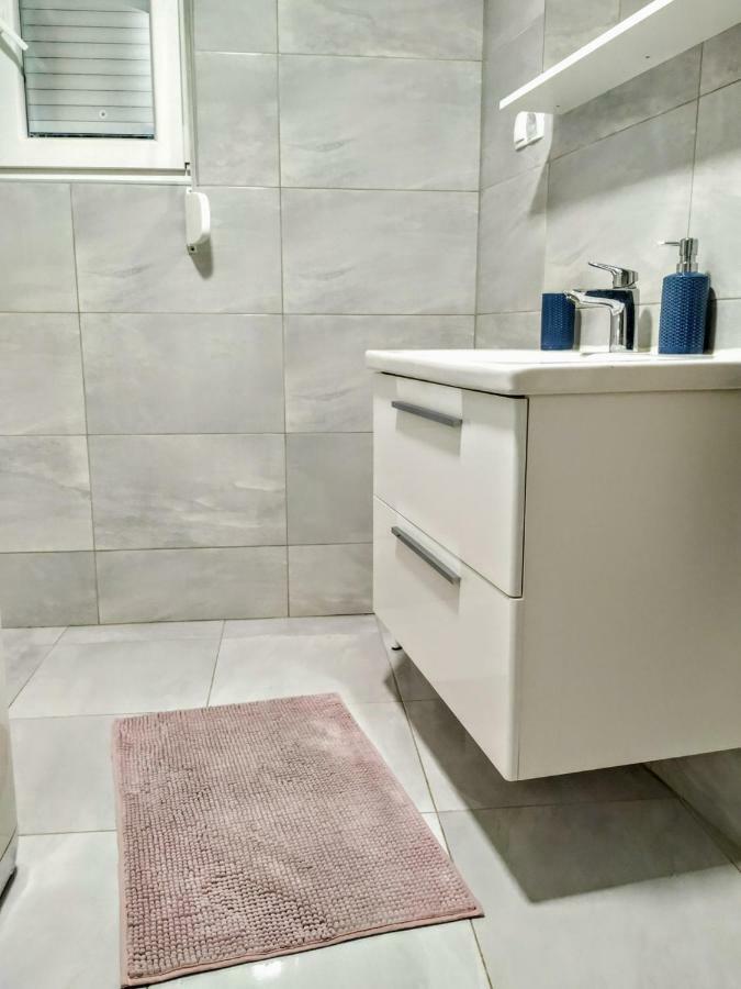 Studio Apartman Violeta II - 50M From The Beach Trogir Exterior foto
